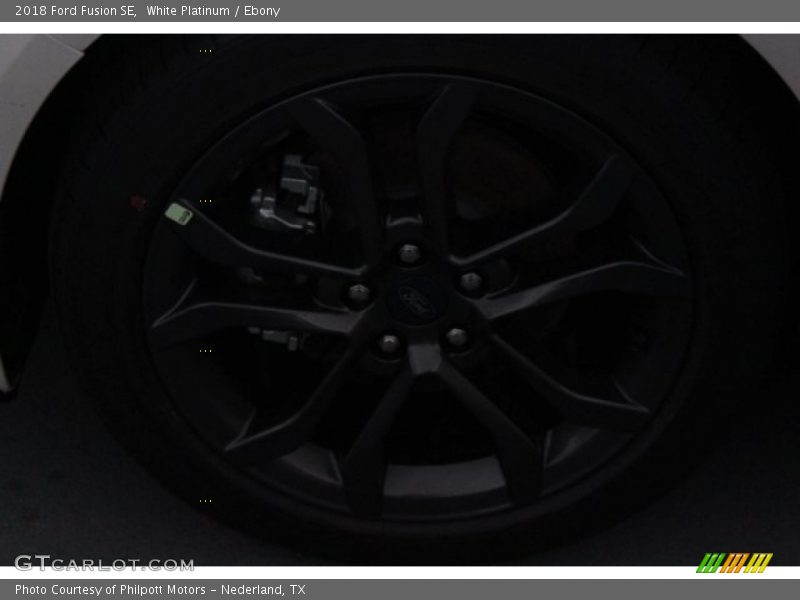 White Platinum / Ebony 2018 Ford Fusion SE