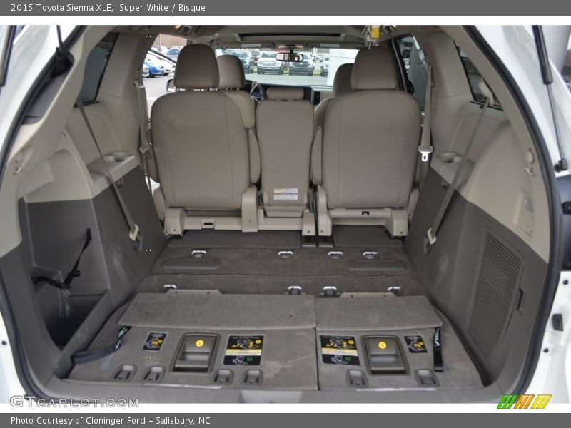 Super White / Bisque 2015 Toyota Sienna XLE