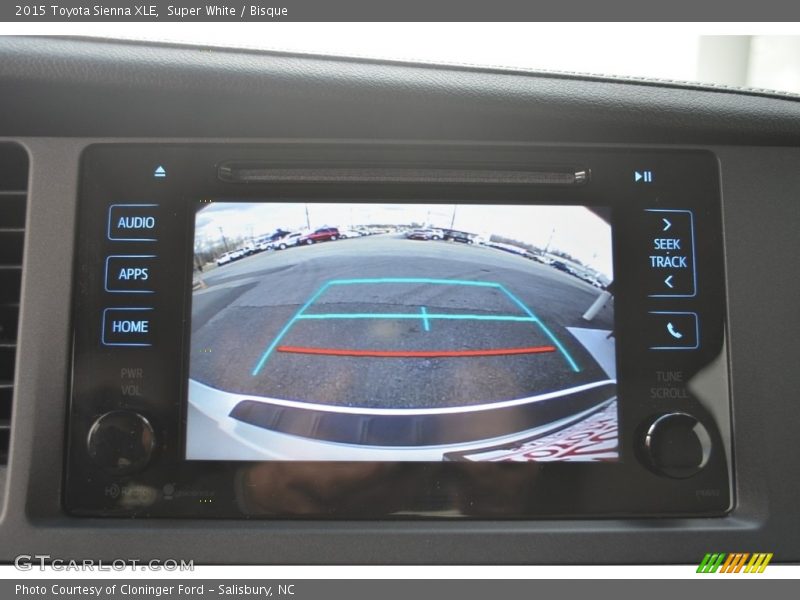 Super White / Bisque 2015 Toyota Sienna XLE