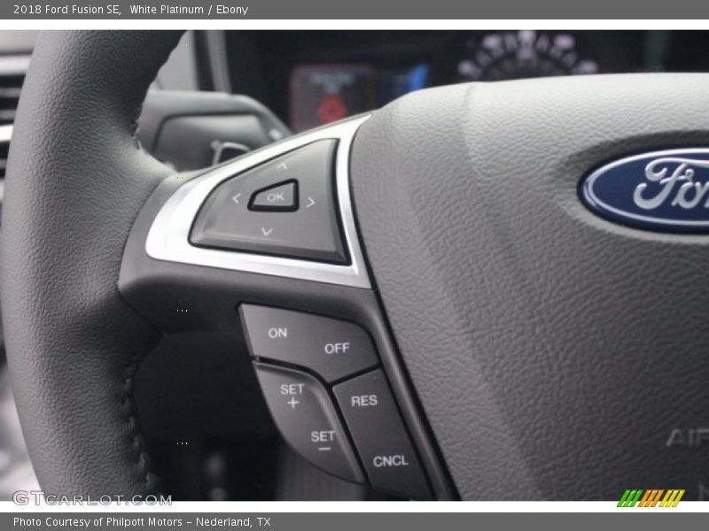 White Platinum / Ebony 2018 Ford Fusion SE