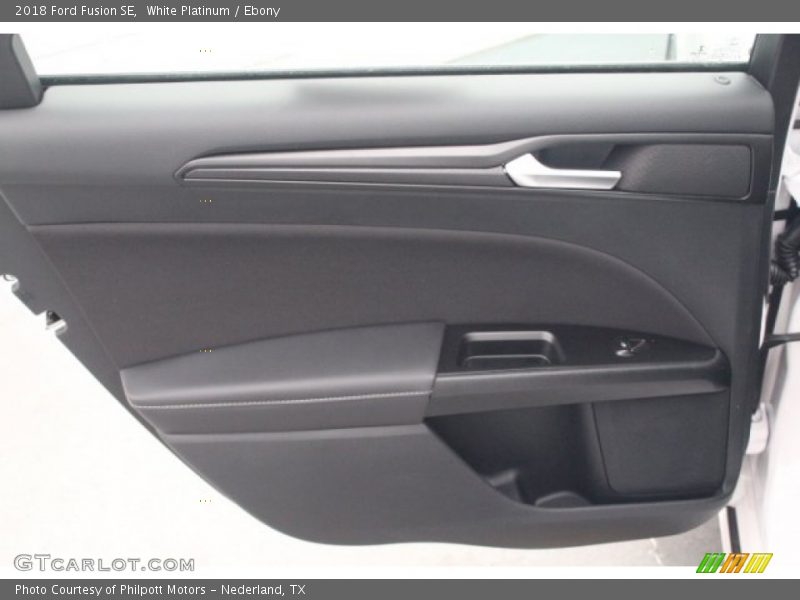 White Platinum / Ebony 2018 Ford Fusion SE