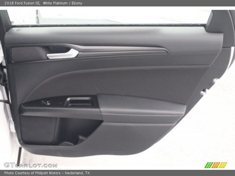White Platinum / Ebony 2018 Ford Fusion SE