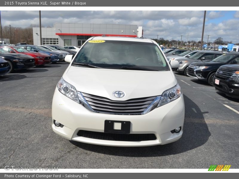 Super White / Bisque 2015 Toyota Sienna XLE