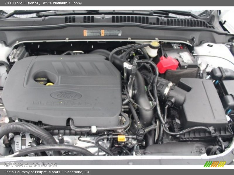 White Platinum / Ebony 2018 Ford Fusion SE