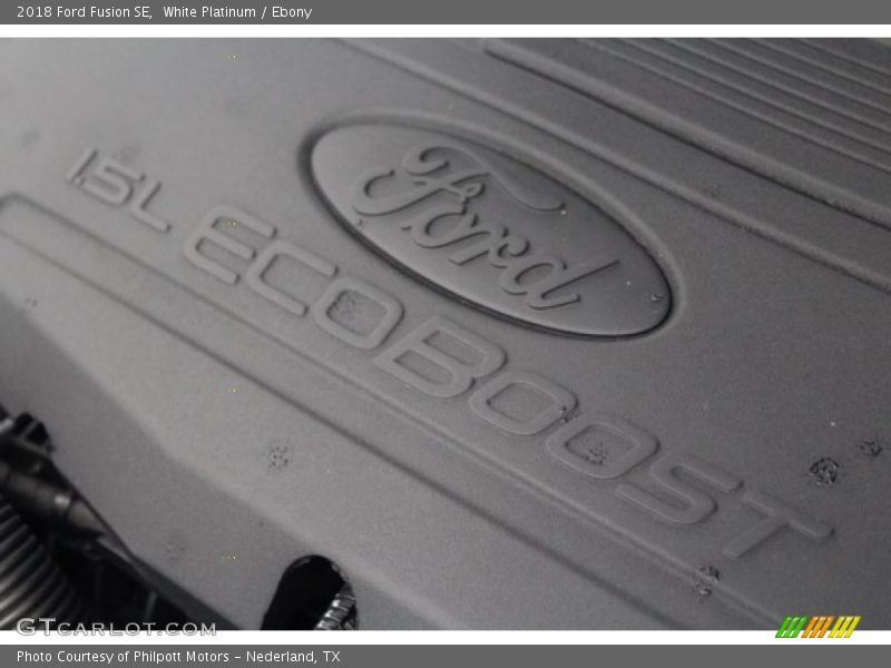 White Platinum / Ebony 2018 Ford Fusion SE