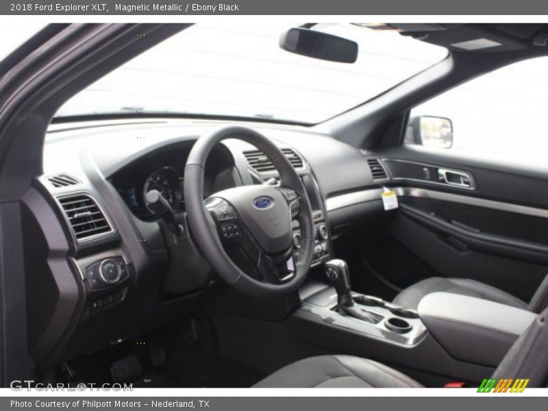 Magnetic Metallic / Ebony Black 2018 Ford Explorer XLT
