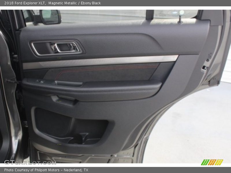 Magnetic Metallic / Ebony Black 2018 Ford Explorer XLT