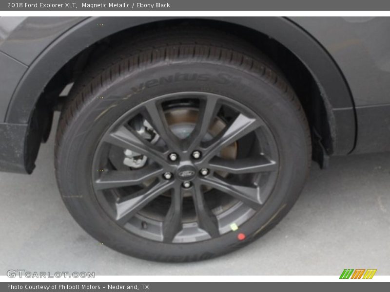 Magnetic Metallic / Ebony Black 2018 Ford Explorer XLT