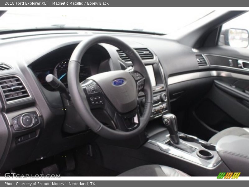 Magnetic Metallic / Ebony Black 2018 Ford Explorer XLT