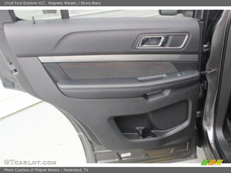Magnetic Metallic / Ebony Black 2018 Ford Explorer XLT