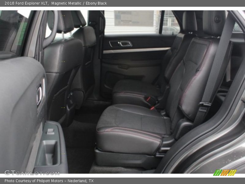 Magnetic Metallic / Ebony Black 2018 Ford Explorer XLT
