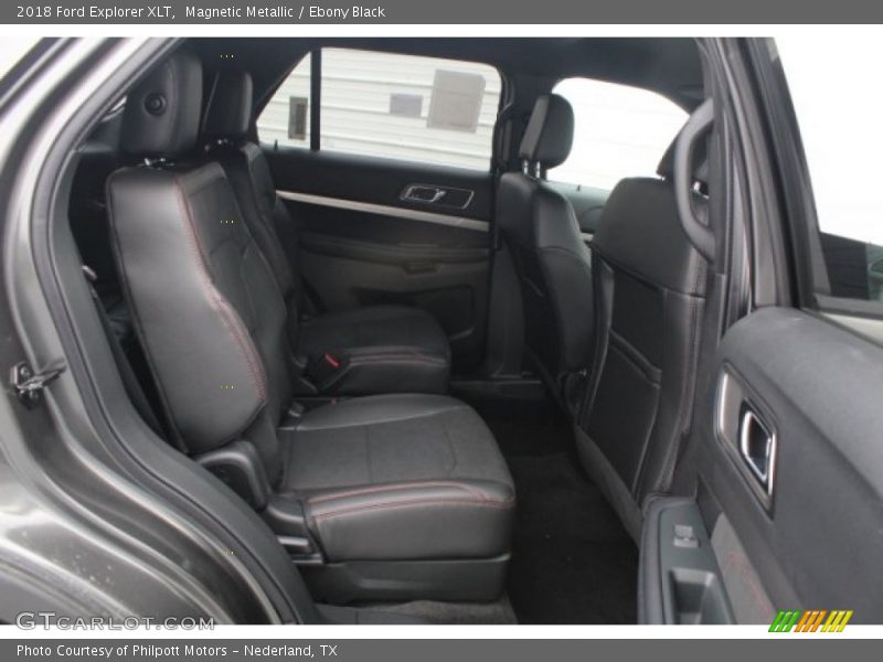 Magnetic Metallic / Ebony Black 2018 Ford Explorer XLT