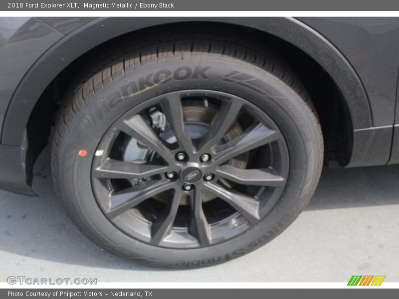 Magnetic Metallic / Ebony Black 2018 Ford Explorer XLT