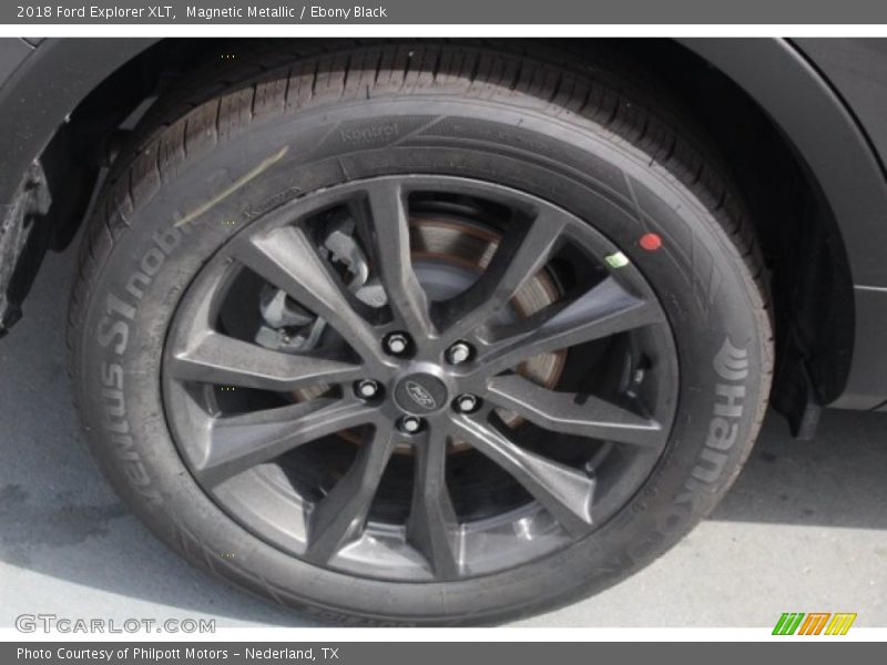 Magnetic Metallic / Ebony Black 2018 Ford Explorer XLT