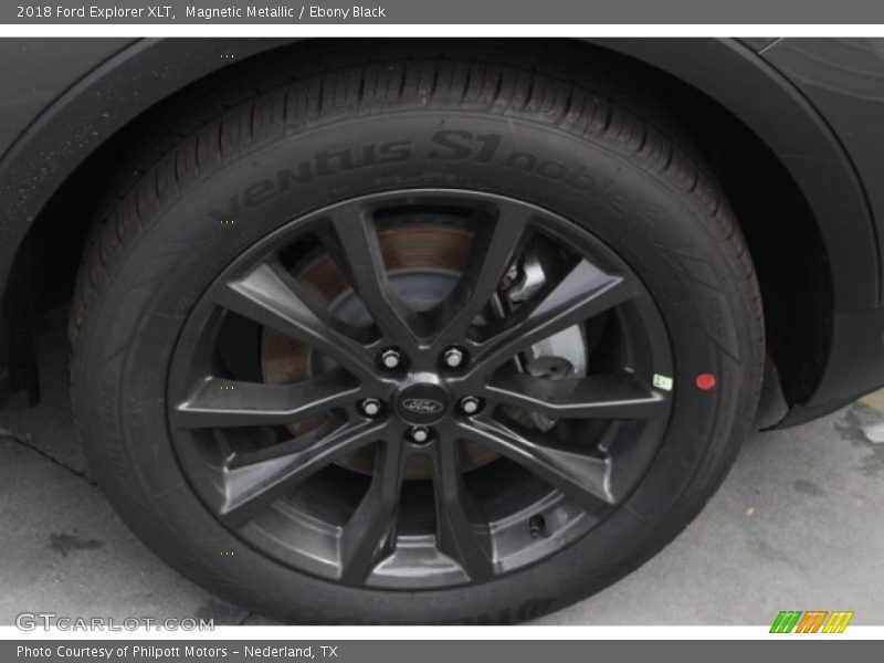 Magnetic Metallic / Ebony Black 2018 Ford Explorer XLT