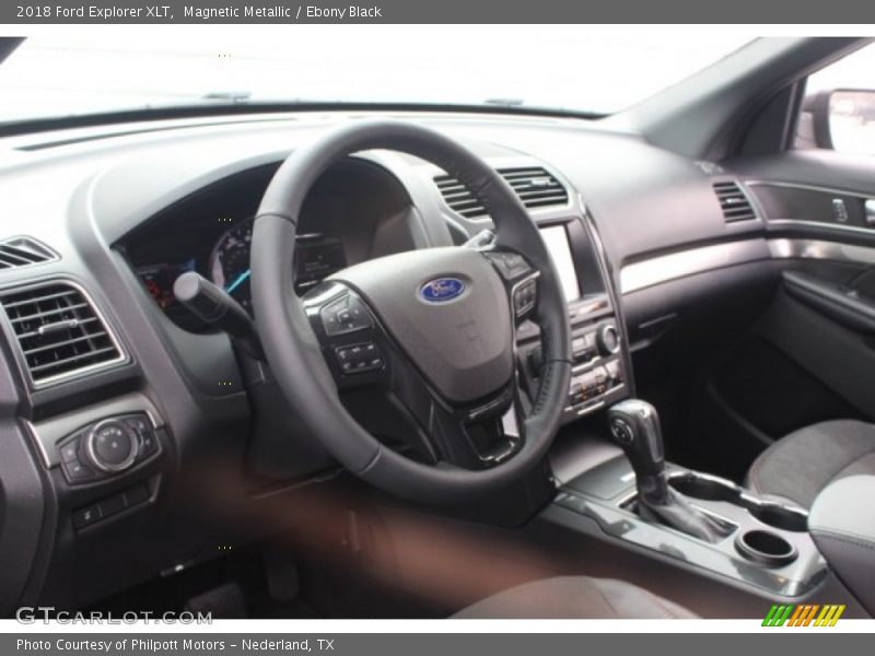 Magnetic Metallic / Ebony Black 2018 Ford Explorer XLT