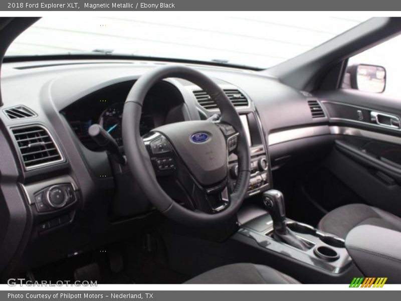 Magnetic Metallic / Ebony Black 2018 Ford Explorer XLT