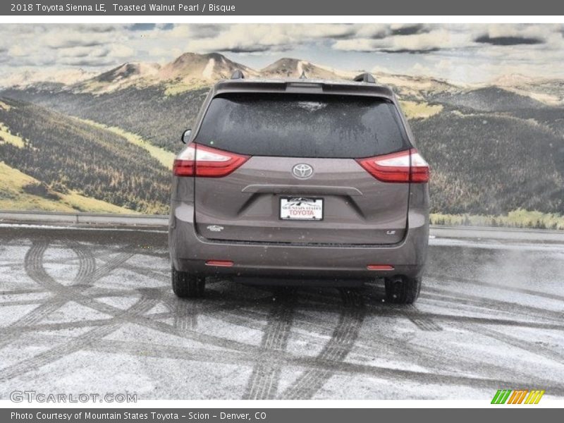 Toasted Walnut Pearl / Bisque 2018 Toyota Sienna LE