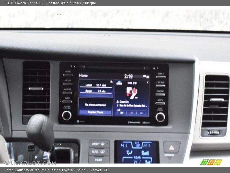 Toasted Walnut Pearl / Bisque 2018 Toyota Sienna LE