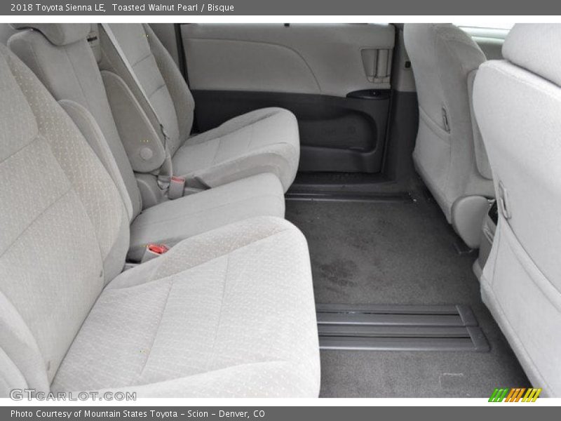 Toasted Walnut Pearl / Bisque 2018 Toyota Sienna LE