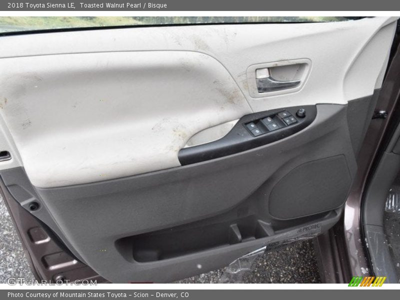 Toasted Walnut Pearl / Bisque 2018 Toyota Sienna LE