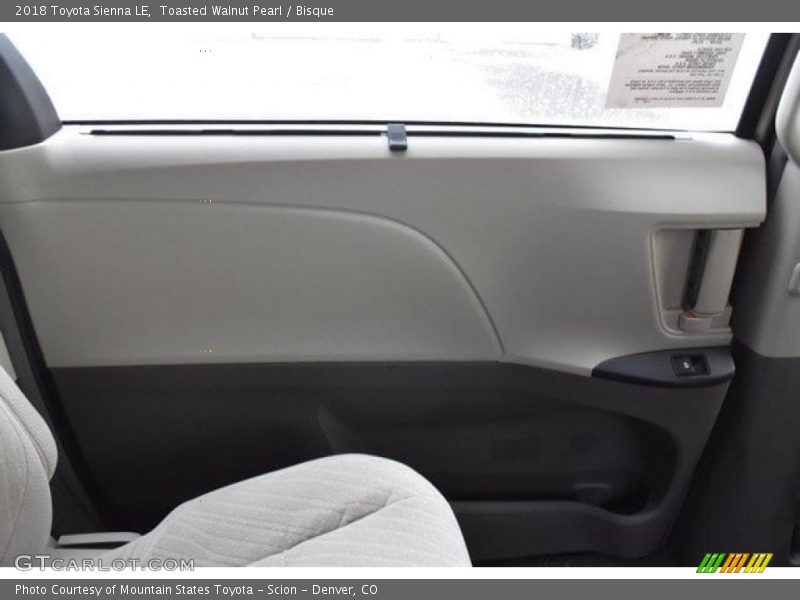 Toasted Walnut Pearl / Bisque 2018 Toyota Sienna LE