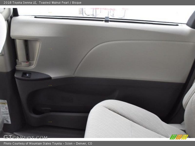 Toasted Walnut Pearl / Bisque 2018 Toyota Sienna LE