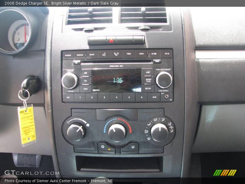 Bright Silver Metallic / Dark Slate Gray 2008 Dodge Charger SE