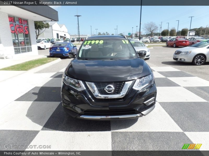 Magnetic Black / Almond 2017 Nissan Rogue S