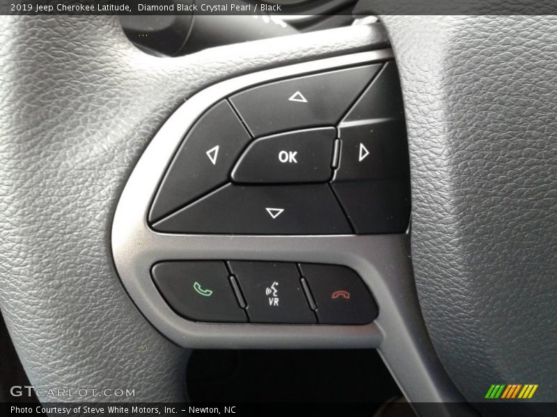 Diamond Black Crystal Pearl / Black 2019 Jeep Cherokee Latitude