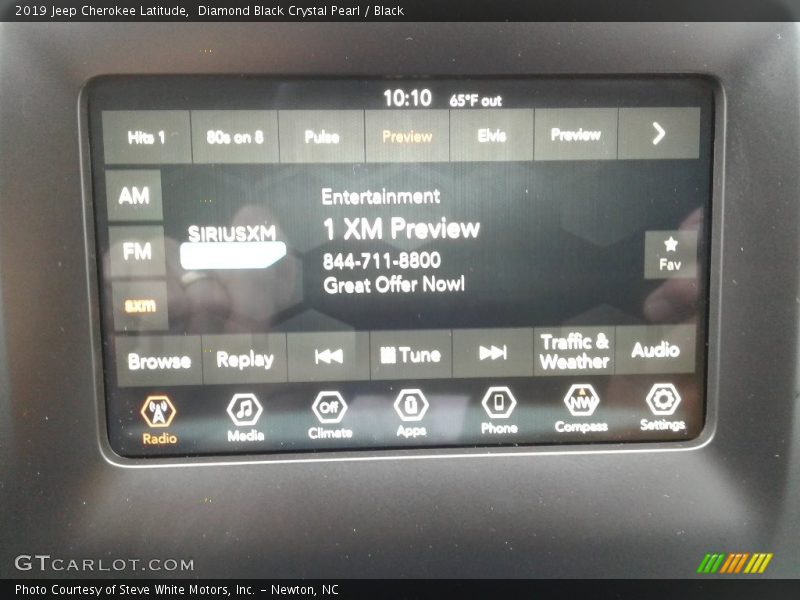 Diamond Black Crystal Pearl / Black 2019 Jeep Cherokee Latitude