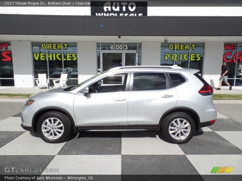 Brilliant Silver / Charcoal 2017 Nissan Rogue SV