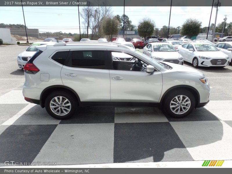 Brilliant Silver / Charcoal 2017 Nissan Rogue SV