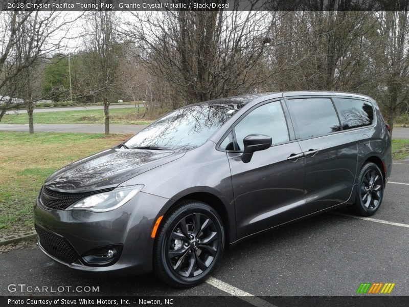Front 3/4 View of 2018 Pacifica Touring Plus