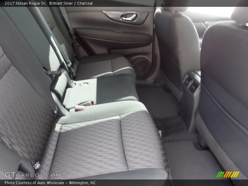 Brilliant Silver / Charcoal 2017 Nissan Rogue SV