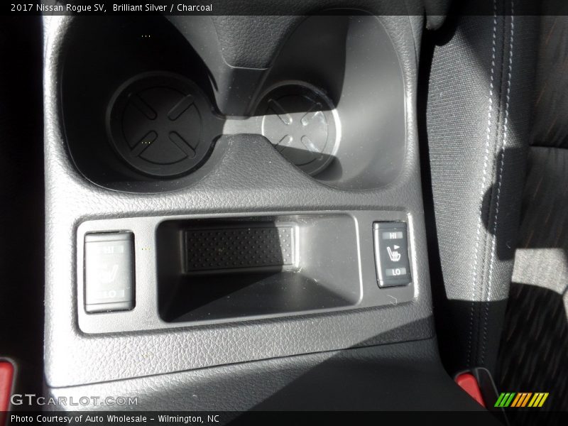 Brilliant Silver / Charcoal 2017 Nissan Rogue SV