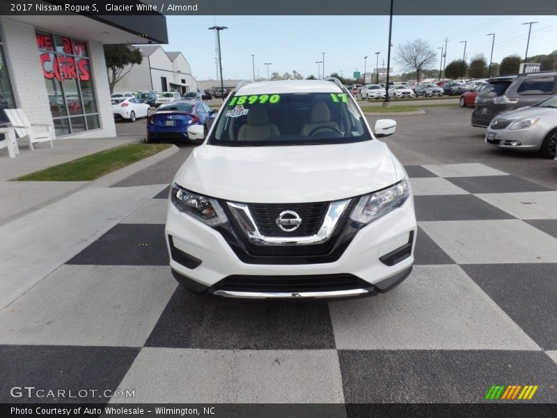 Glacier White / Almond 2017 Nissan Rogue S