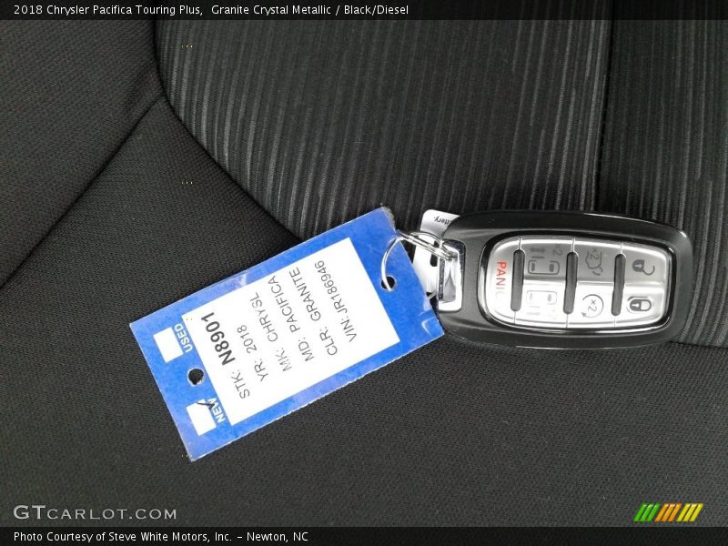Granite Crystal Metallic / Black/Diesel 2018 Chrysler Pacifica Touring Plus