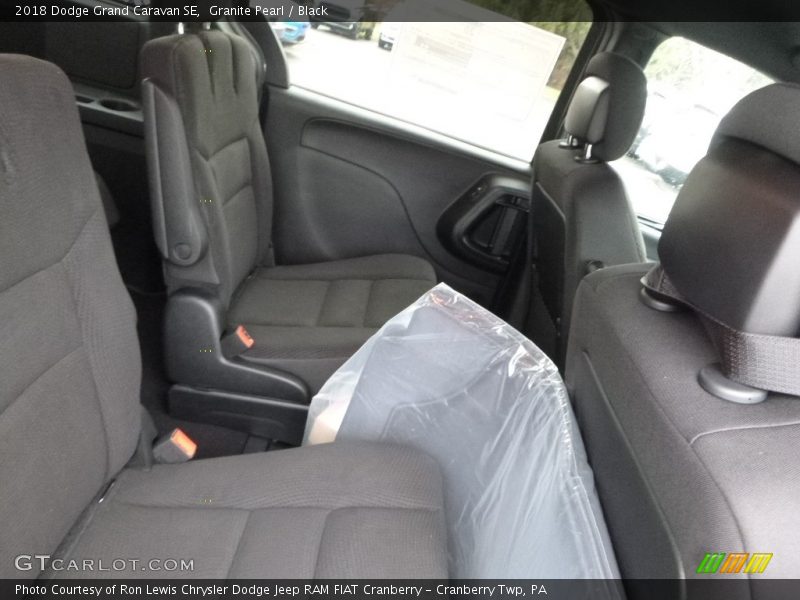 Granite Pearl / Black 2018 Dodge Grand Caravan SE