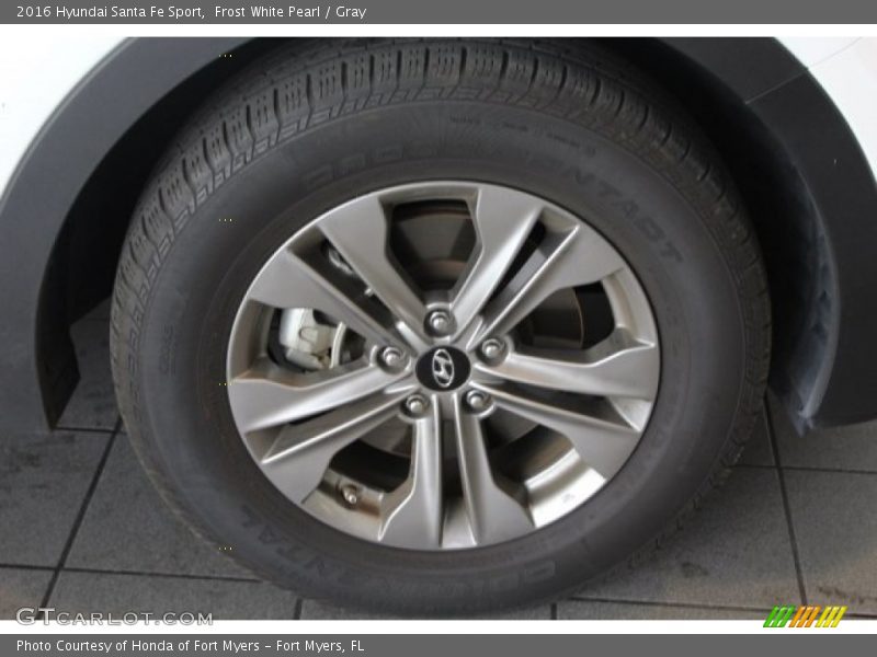 Frost White Pearl / Gray 2016 Hyundai Santa Fe Sport