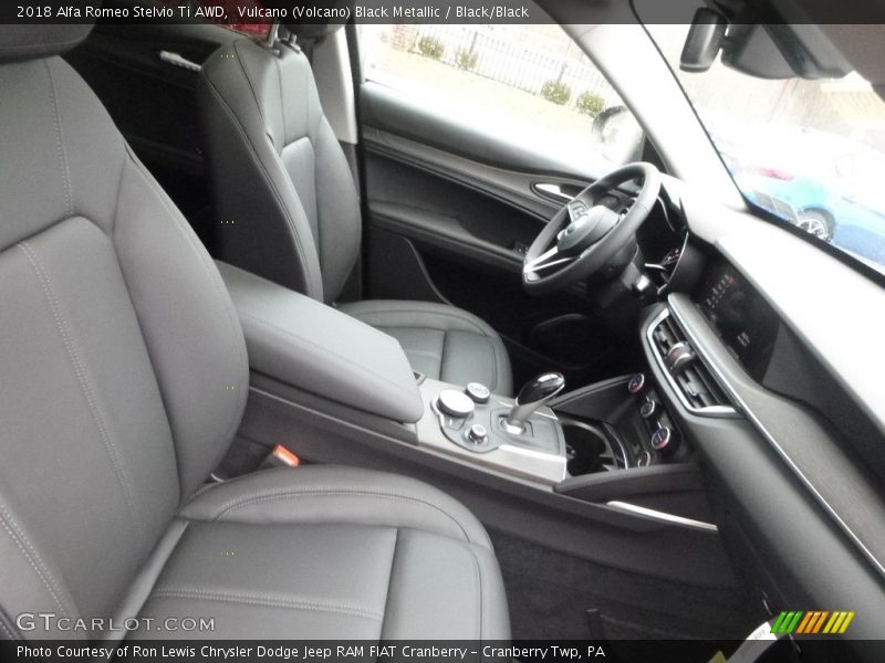 Vulcano (Volcano) Black Metallic / Black/Black 2018 Alfa Romeo Stelvio Ti AWD
