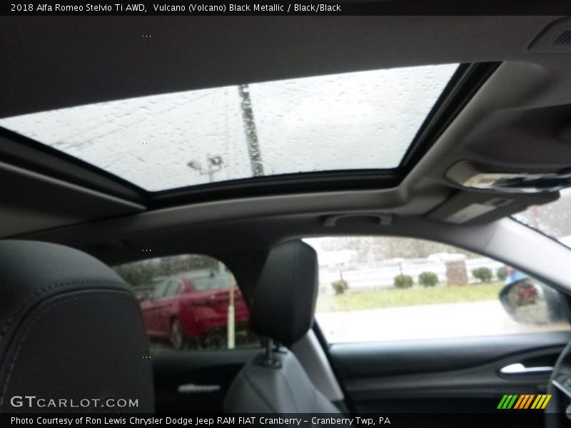 Vulcano (Volcano) Black Metallic / Black/Black 2018 Alfa Romeo Stelvio Ti AWD