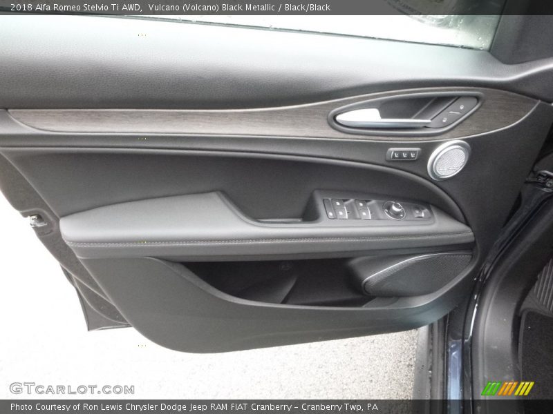 Vulcano (Volcano) Black Metallic / Black/Black 2018 Alfa Romeo Stelvio Ti AWD