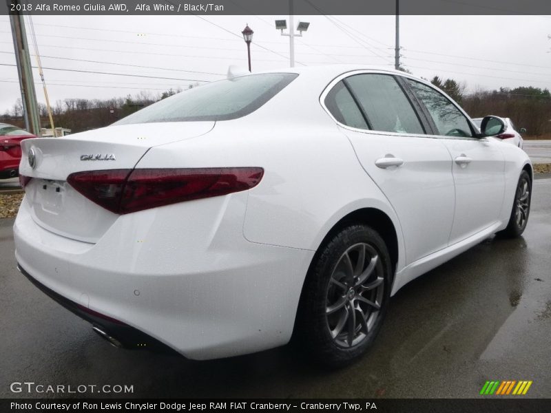 Alfa White / Black/Tan 2018 Alfa Romeo Giulia AWD