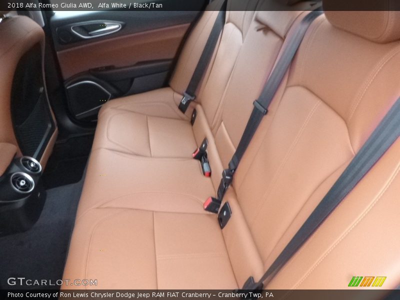 Alfa White / Black/Tan 2018 Alfa Romeo Giulia AWD