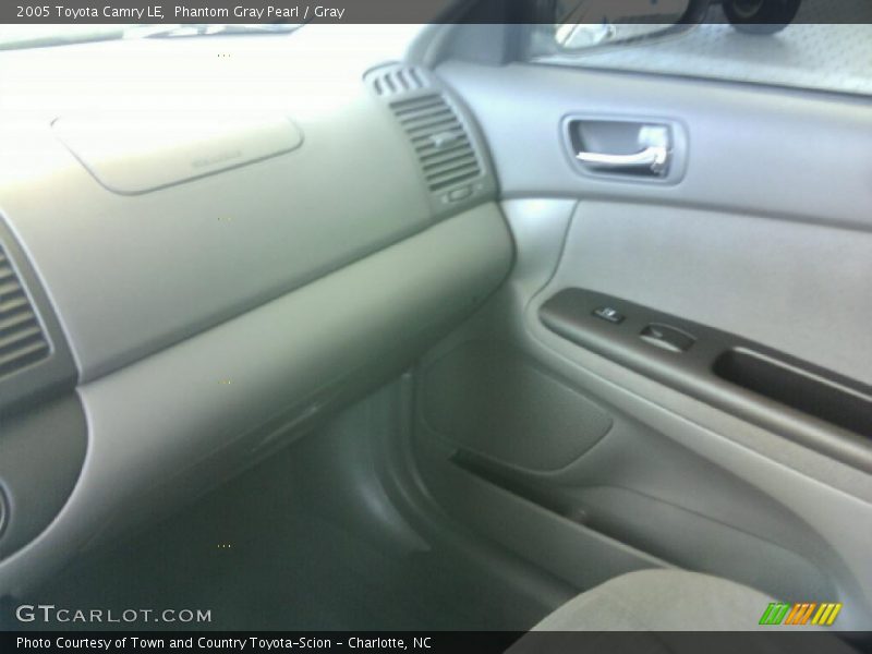 Phantom Gray Pearl / Gray 2005 Toyota Camry LE