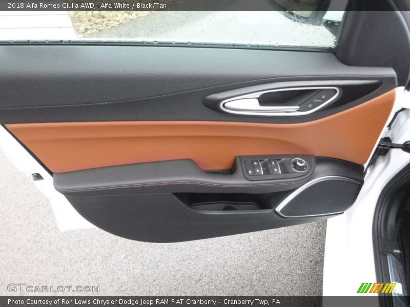 Alfa White / Black/Tan 2018 Alfa Romeo Giulia AWD