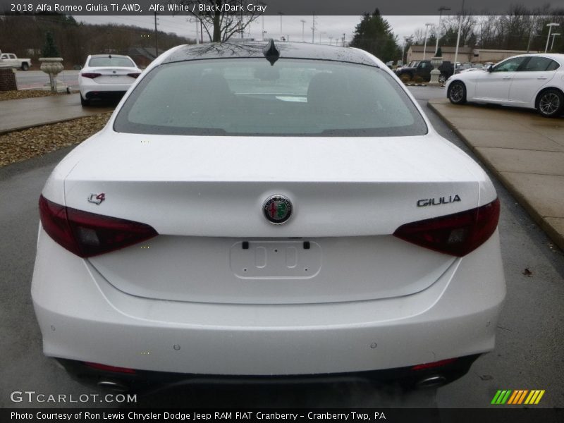 Alfa White / Black/Dark Gray 2018 Alfa Romeo Giulia Ti AWD