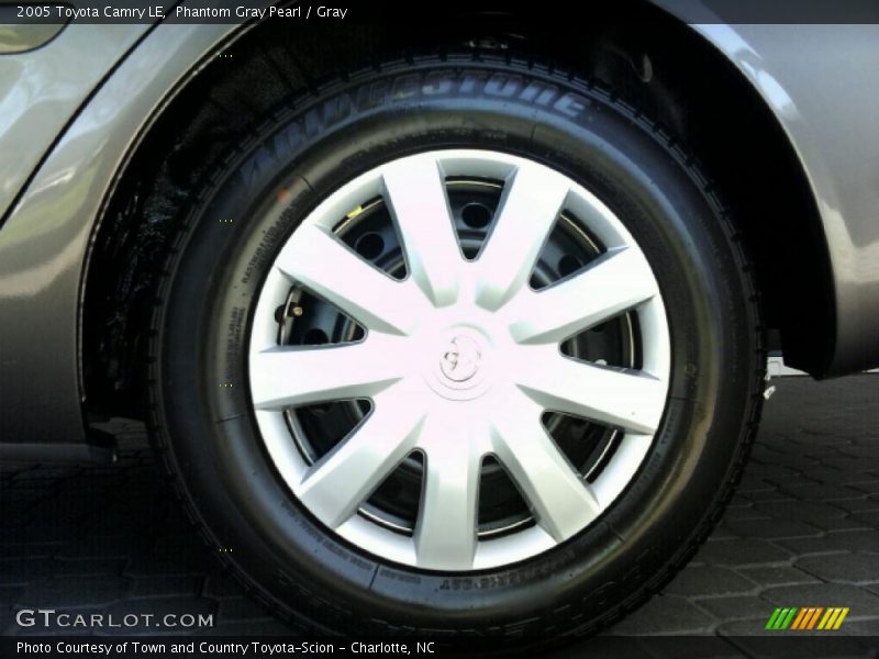 Phantom Gray Pearl / Gray 2005 Toyota Camry LE