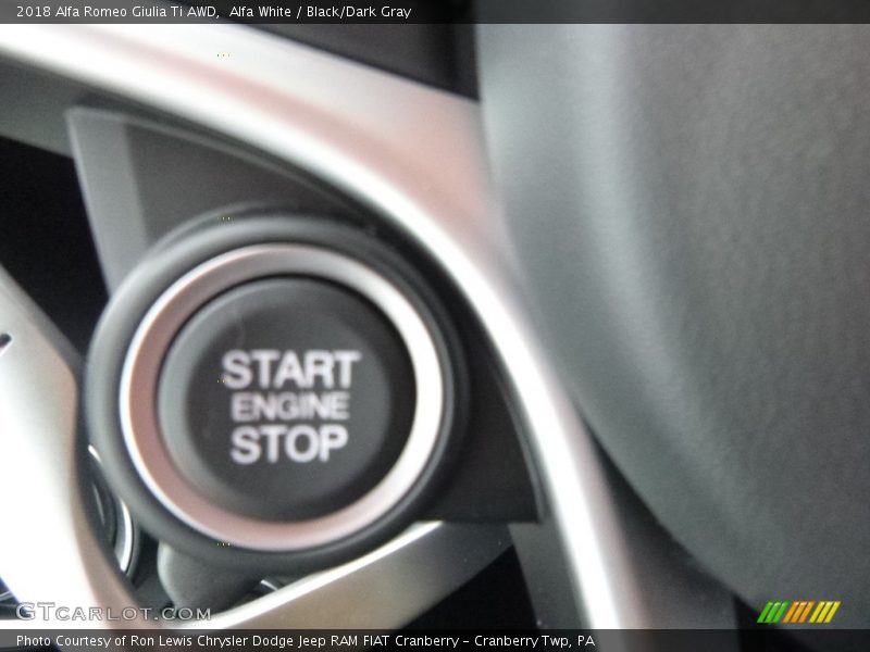Alfa White / Black/Dark Gray 2018 Alfa Romeo Giulia Ti AWD